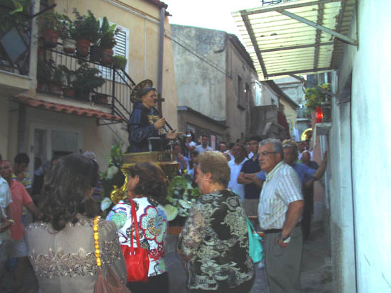 30. in processione